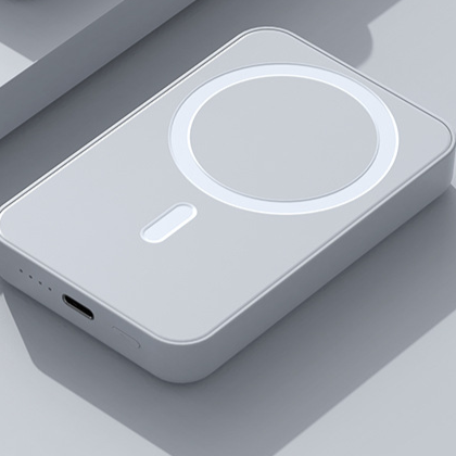 Magnetic Wireless Portable Power Bank